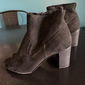 Fergalicious Dazzle BlackOpen Toe Bootie- Size 6.5